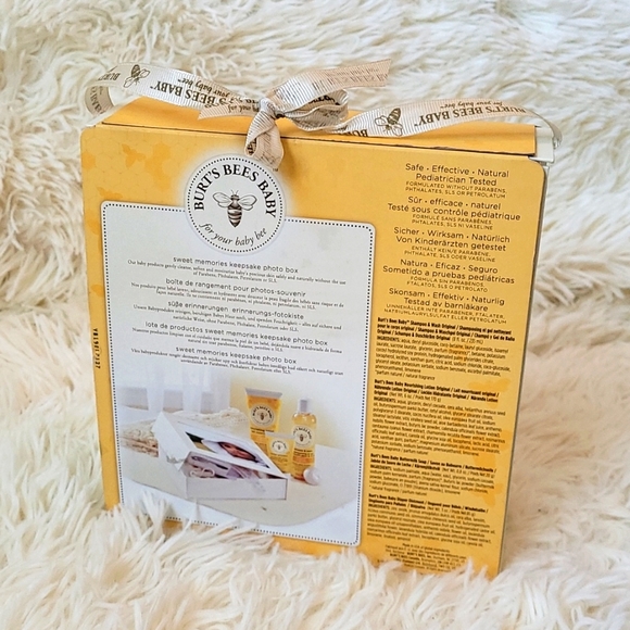 NWOT Burt's Bees Baby Care Kit - Picture 2 of 3
